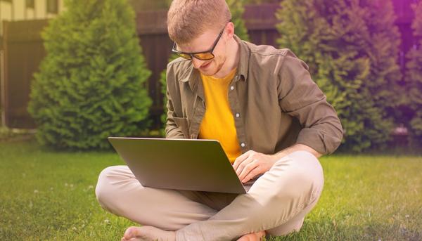Can A Laptop Be Used Outdoors