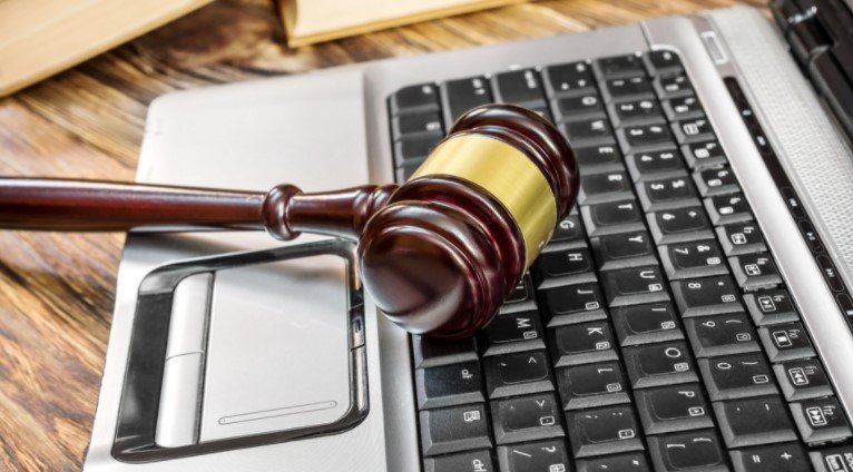 Can A Lawyer Use Laptop In Court