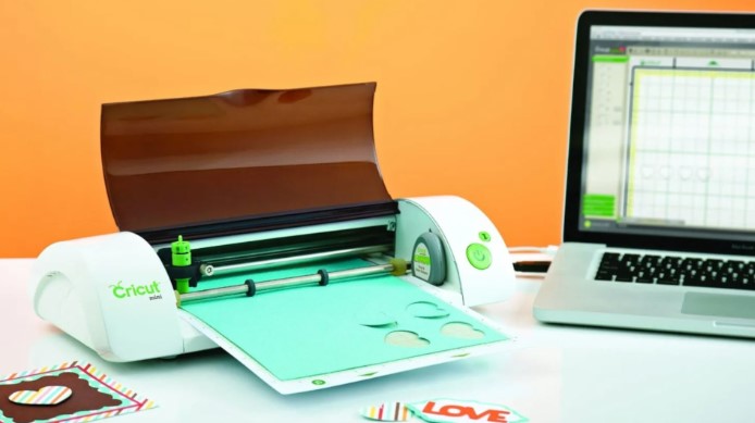 What Should Look For When Buying A Laptop For A Cricut Maker